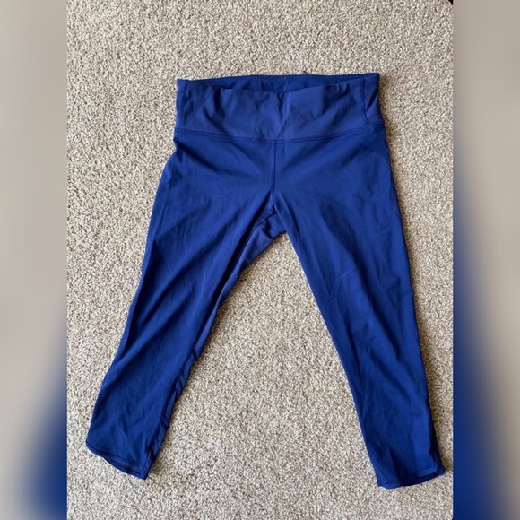 Lululemon Beat The Heat Crop - Picture 8 of 10